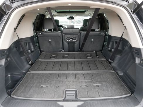 Used 2025 Honda Pilot Elite image 13