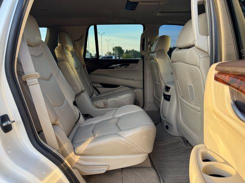 Used 2015 Cadillac Escalade Premium AWD/4WD image 19