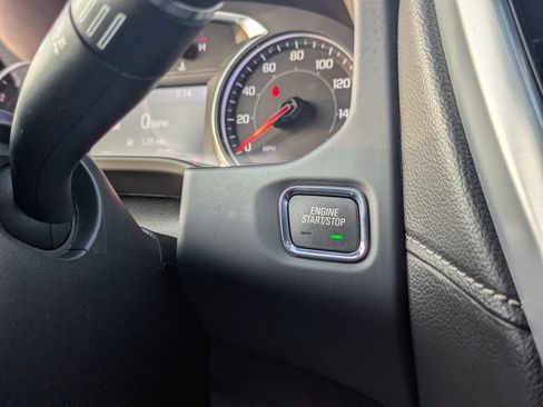 Used 2023 GMC Acadia SLE w/ Driver Convenience Package FWD image 23