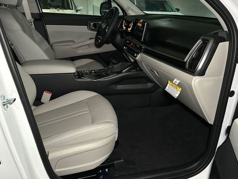New 2026 Kia Sorento S AWD/4WD image 10