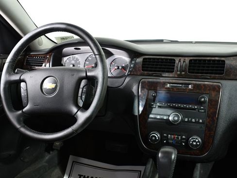 Used 2012 Chevrolet Impala LTZ FWD image 8
