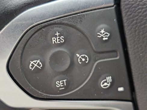 Used 2023 Chevrolet Traverse LT w/ LPO, Floor Liner Package AWD/4WD image 34