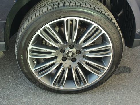 Used 2020 Land Rover Range Rover HSE image 9