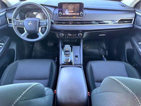 Used 2022 Mitsubishi Outlander ES image 19