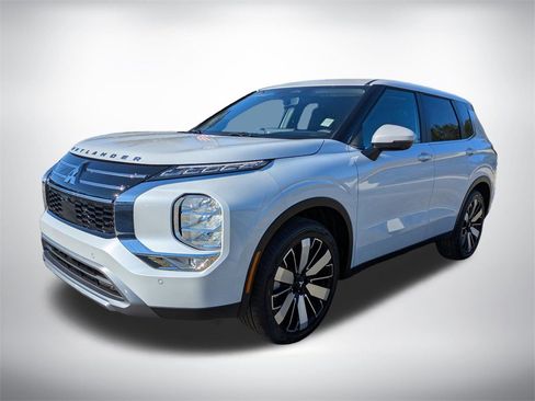 New 2026 Mitsubishi Outlander SE image 8