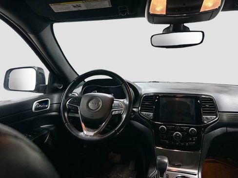 Used 2019 Jeep Grand Cherokee Altitude image 24