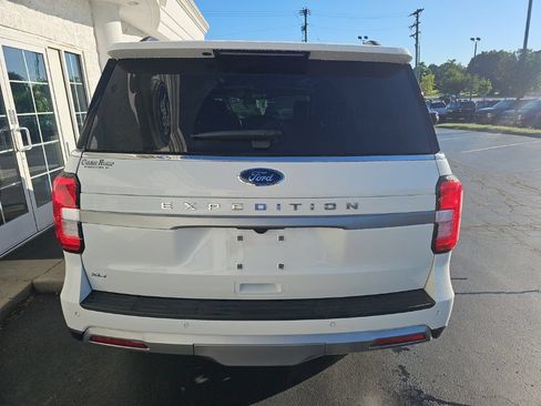 Used 2024 Ford Expedition XLT AWD/4WD image 5