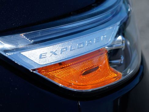 Used 2022 Ford Explorer XLT w/ Equipment Group 202A image 48