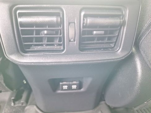 Used 2021 Toyota RAV4 XLE image 12