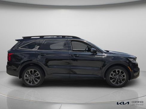 Certified 2022 Kia Sorento X-Line EX AWD/4WD image 4