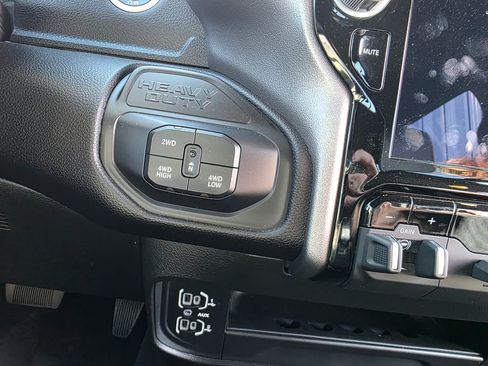 Used 2025 RAM 2500 Laramie image 18