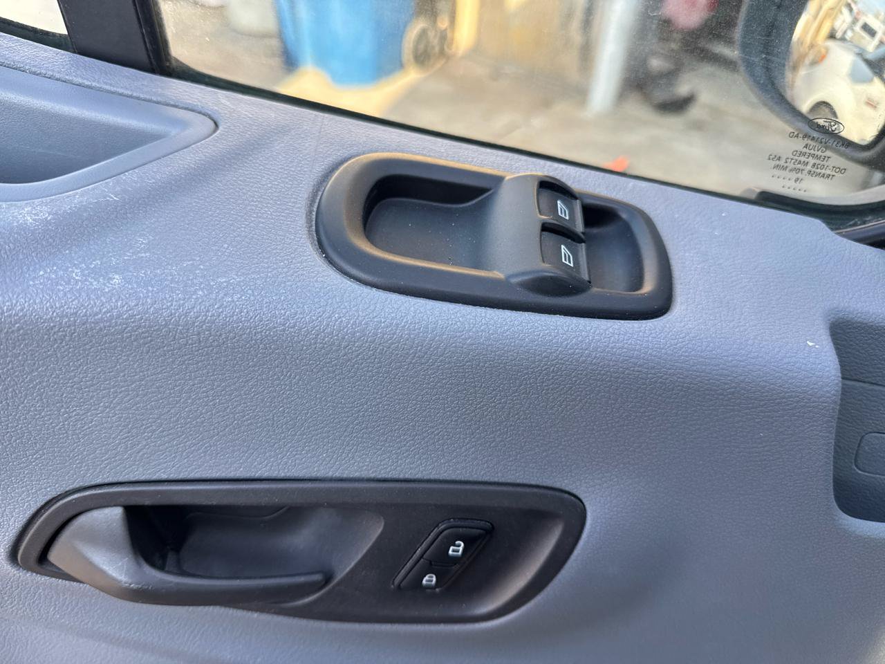 Used 2019 Ford Transit 250 148 Medium Roof RWD image 38