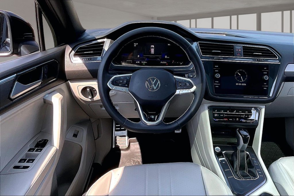 Used 2023 Volkswagen Tiguan SE R-Line FWD image 8