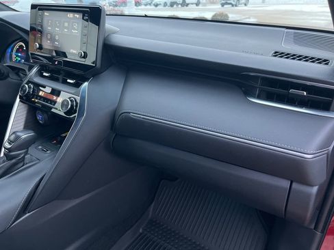 Used 2021 Toyota Venza XLE w/ Softex Package image 28