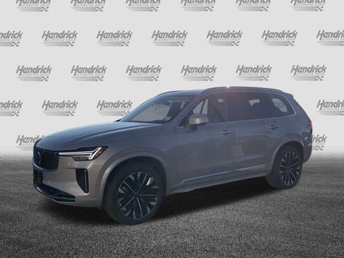 Used 2025 Volvo XC90 B5 Plus image 5