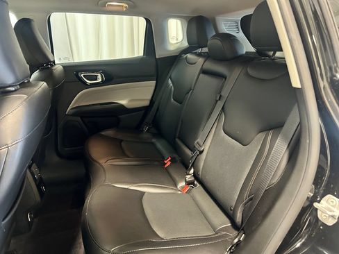 Used 2022 Jeep Compass Limited AWD/4WD image 16