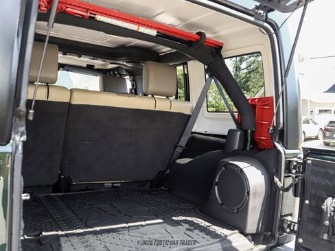 Used 2010 Jeep Wrangler Unlimited Rubicon w/ Dual Top Group AWD/4WD image 74