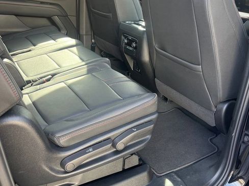 Used 2025 Chevrolet Suburban RST w/ Comfort Package image 13