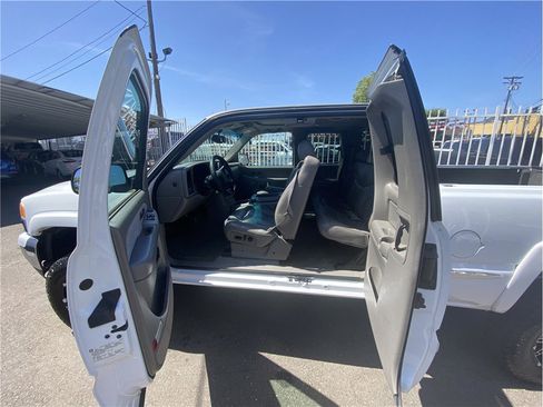 Used 2001 GMC Sierra 1500 4x4 Extended Cab w/ SLT Marketing Option Pkg image 9