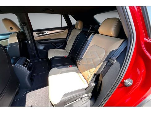 Used 2024 Volkswagen Atlas Cross Sport SE FWD image 35