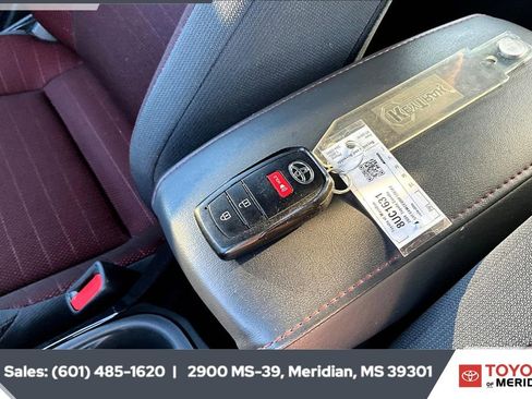 Used 2024 Toyota Corolla SE image 9