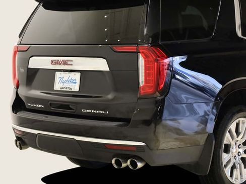 Used 2021 GMC Yukon Denali w/ Denali Premium Package image 7