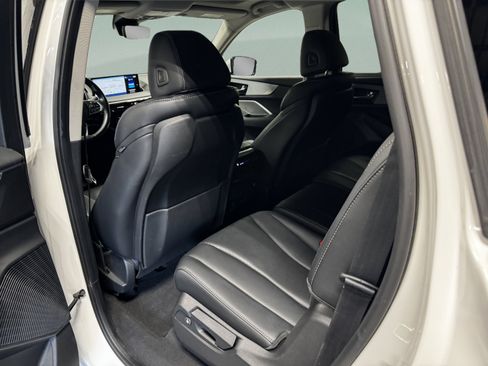 Used 2023 Acura MDX w/ Technology Package AWD/4WD image 10