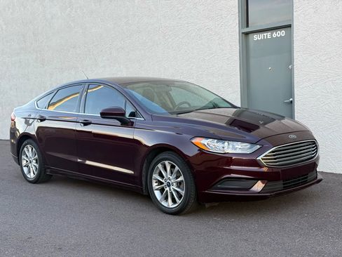 Used 2017 Ford Fusion SE w/ Fusion SE Technology Package image 7