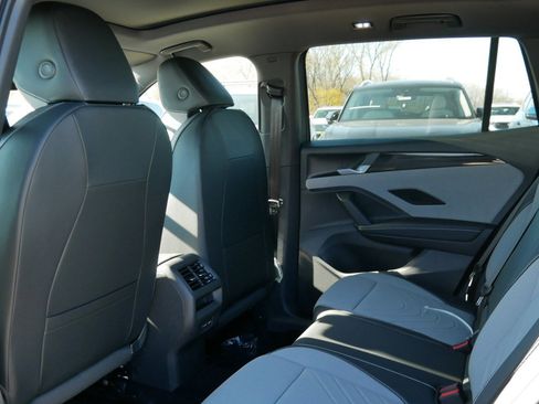New 2026 Volkswagen Tiguan SE R-Line AWD/4WD image 6