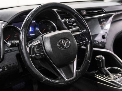 Used 2019 Toyota Camry XSE FWD image 16
