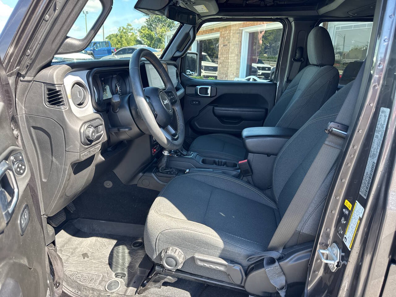 Used 2024 Jeep Wrangler Unlimited Sport AWD/4WD image 16
