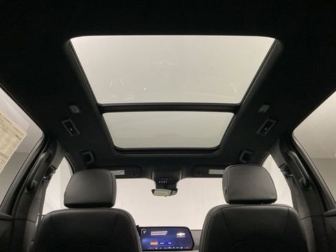 New 2026 Chevrolet Traverse LT w/ Sun and Wheel Package image 32