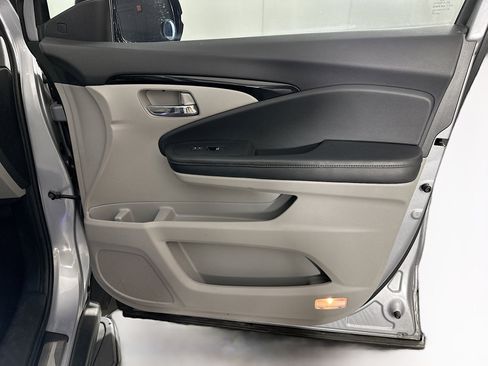 Used 2019 Honda Pilot Touring image 35