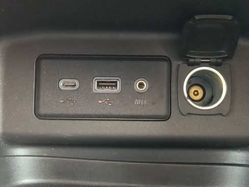 Used 2023 Chevrolet Equinox LT image 21