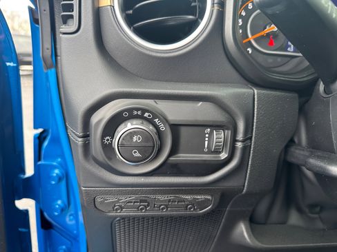 New 2026 Jeep Gladiator Sport image 14