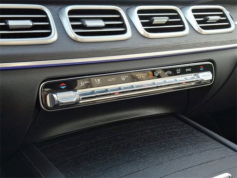 Certified 2025 Mercedes-Benz GLS 450 4MATIC image 18