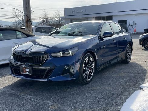 Certified 2024 BMW 540i xDrive w/ Premium Package image 2