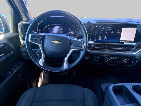 Used 2024 Chevrolet Silverado 1500 LT w/ Z71 Off-Road Package AWD/4WD image 6