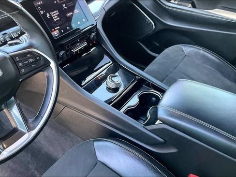 Used 2021 Jeep Grand Cherokee L Laredo AWD/4WD image 17