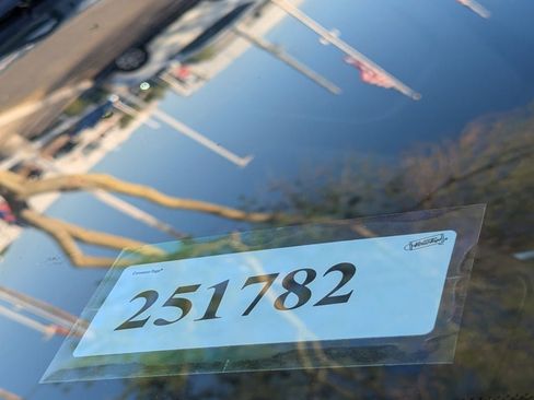 Used 2018 Chevrolet Equinox Premier image 31