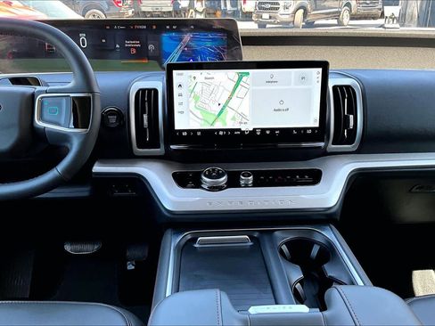 Used 2025 Ford Expedition Max Active image 7