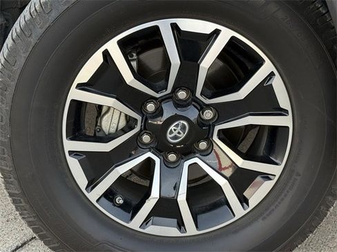 Used 2021 Toyota Tacoma TRD Sport image 11