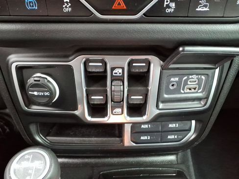 Used 2024 Jeep Wrangler Sahara w/ Technology Group image 19