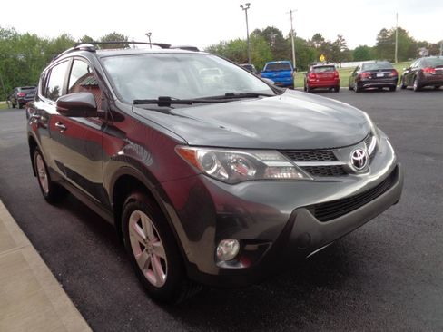 Used 2013 Toyota RAV4 XLE AWD/4WD image 4