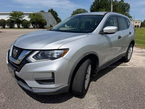 Used 2018 Nissan Rogue S AWD/4WD image 7