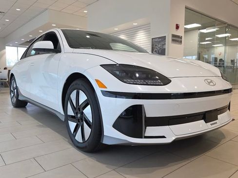 New 2025 Hyundai Ioniq 6 SE AWD/4WD image 2
