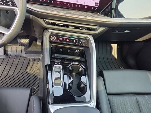 Used 2025 Audi Q5 Premium Plus AWD/4WD image 22
