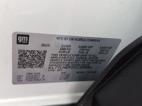 Used 2025 Chevrolet Trax LT w/ Driver Confidence Package FWD image 31