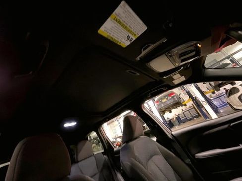 Used 2025 Subaru Forester Premium image 22