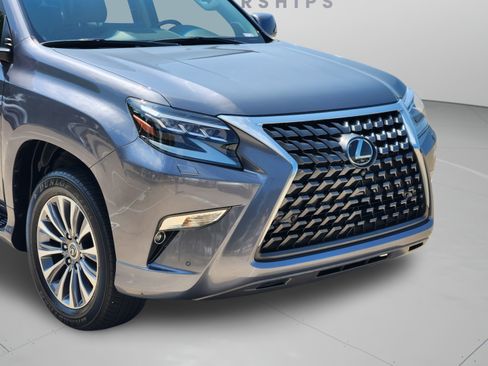 Used 2023 Lexus GX 460 Luxury w/ Accessory Package AWD/4WD image 43